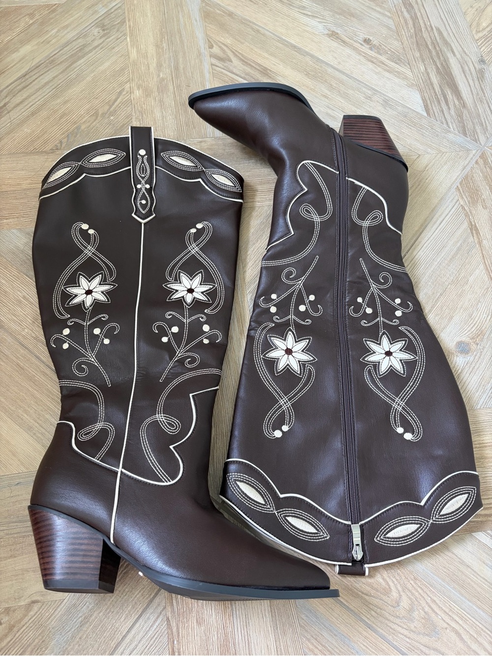 Billini Aviva Wide Calf Boots Brown Ivory Size 10 W Embroidered Western Romantic